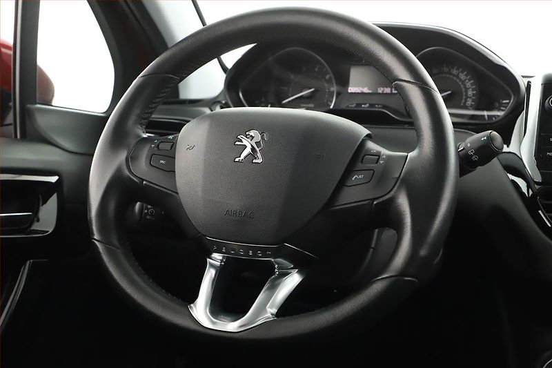 Peugeot 208 (2018) Active 1.2 PureTech, ČR,1.maj - fotka 8 z 14