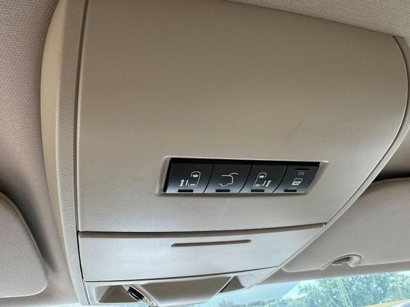Chrysler Town & Country (2012) 3.6 RT Stown DVD 2012 - fotka 18 z 19