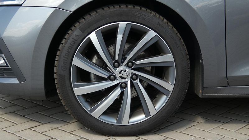 Škoda Octavia 2,0 TDI 85kW Style DSG - fotka 25 z 26