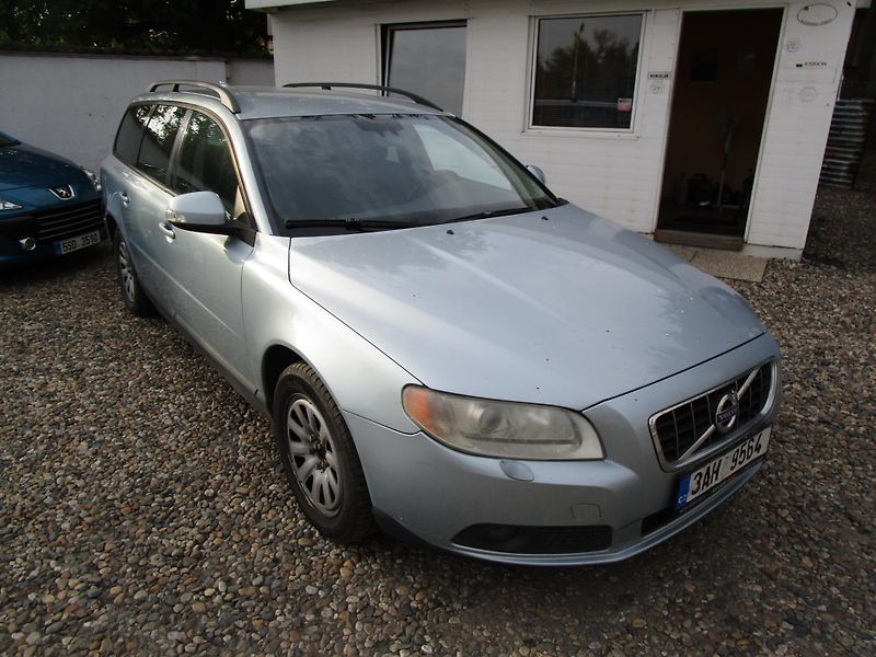 Volvo V70 2,4D-136KW - fotka 1 z 13