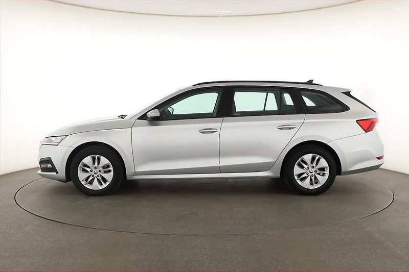 Škoda Octavia (2022) Ambition 2.0 TDI, ČR,1.maj - fotka 3 z 21