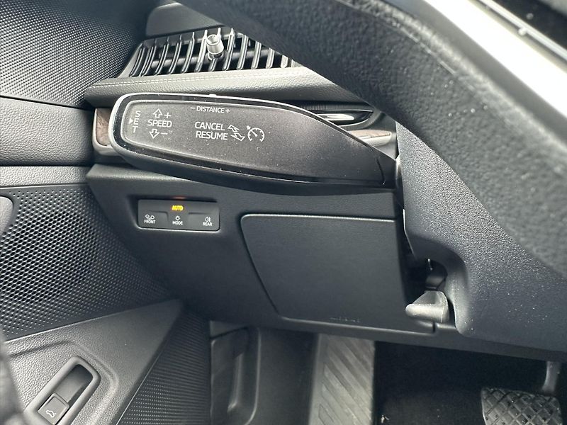Škoda Superb Laurin a Klement - fotka 17 z 17