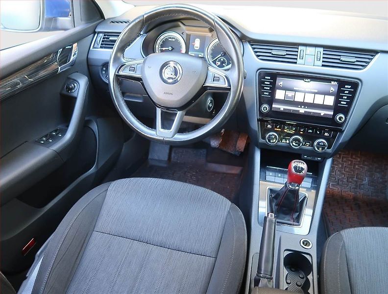 Škoda Octavia (2017) 1.6 TDI, Tempomat - fotka 7 z 18