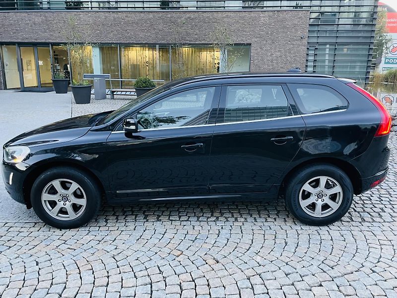 Volvo XC60 2.0D 5VÁLEC AUT TAŽNÉ VÝHŘEV - fotka 18 z 43