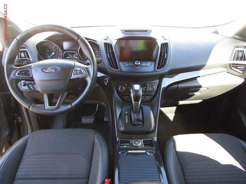 Ford Kuga (2019) 1.5 EB, 1.maj,ČR, Titanium - fotka 8 z 22