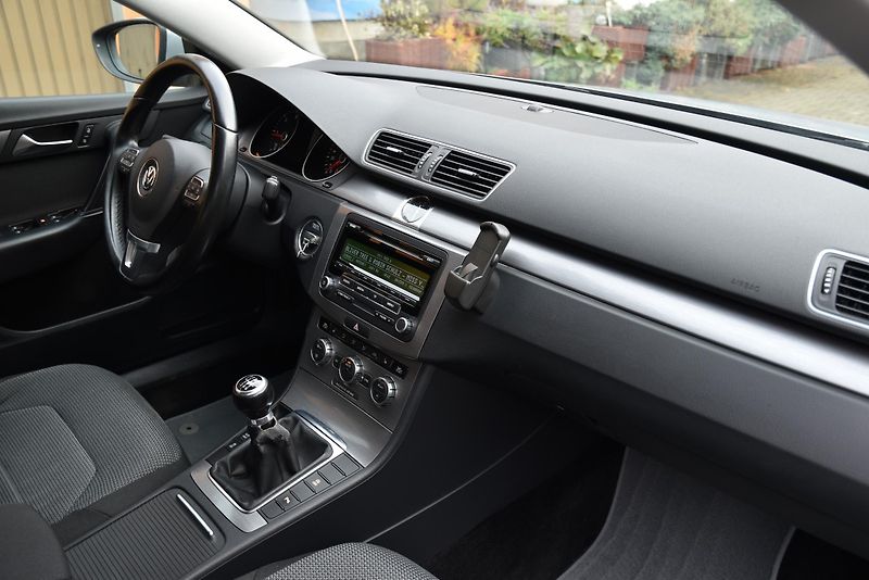 Volkswagen Passat 2.0 TDi CR COMFORTLINE, VÝHŘEV - fotka 40 z 50
