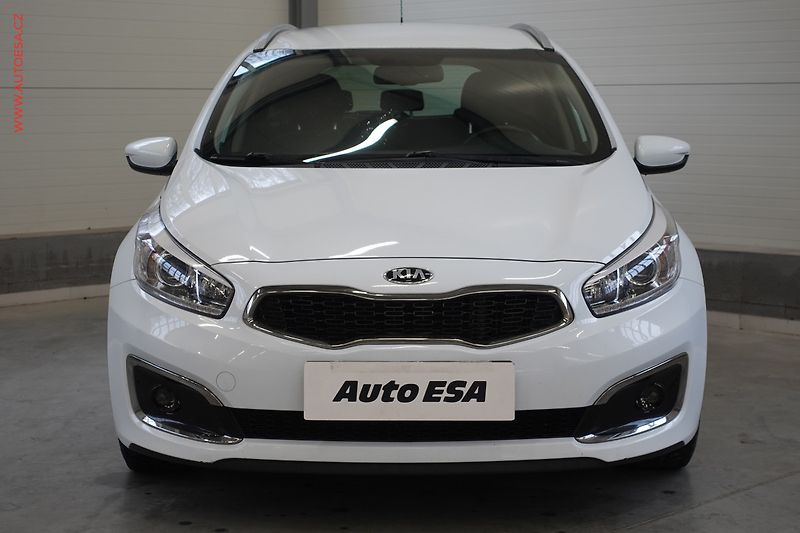 Kia Ceed (2016) 1.6CRDi, Navi, AC - fotka 2 z 23