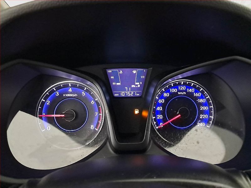 Hyundai ix20 (2013) 1.6 CVVT, Serv.kniha - fotka 11 z 17