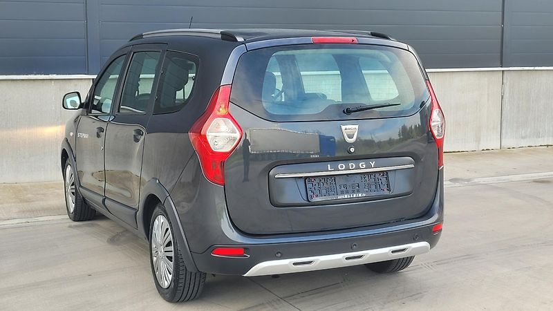 Dacia Lodgy STEPWAY 1,6i 75 KW 7 MÍST - fotka 10 z 26