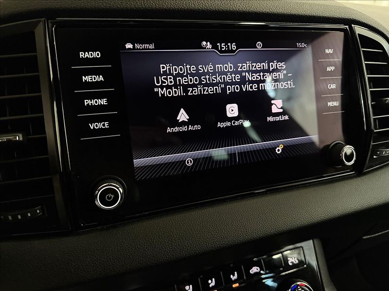 Škoda Karoq 2.0TDI DSG ACC SPORTLINE - fotka 20 z 37