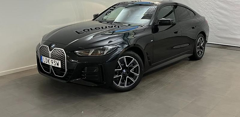 BMW i4 eDrive40 GC Tažné Ambient Kam. - fotka 1 z 13