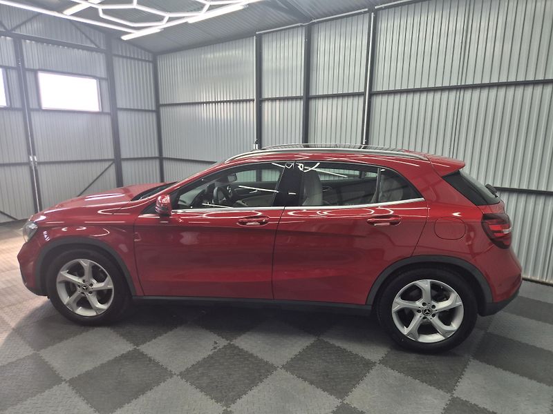 Mercedes-Benz GLA (2019) - fotka 5 z 25