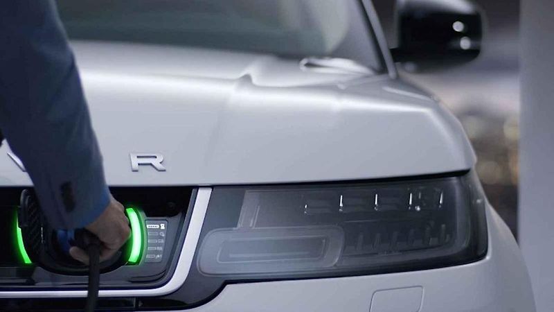 Range Rover Sport SVR.