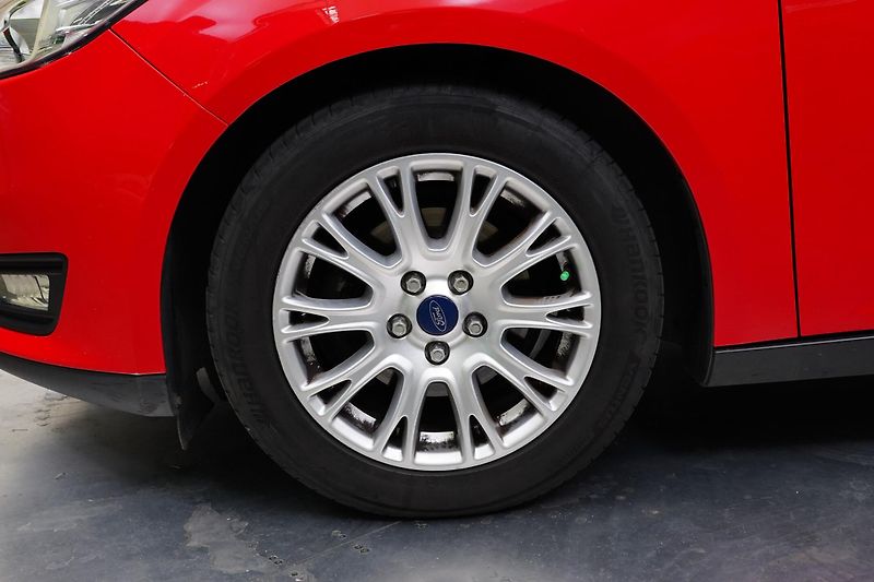 Ford Focus - fotka 10 z 24