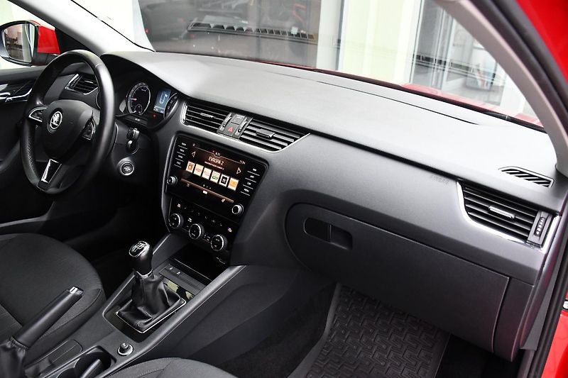 Škoda Octavia 1.6TDi STYLE ACC ČR - fotka 17 z 37