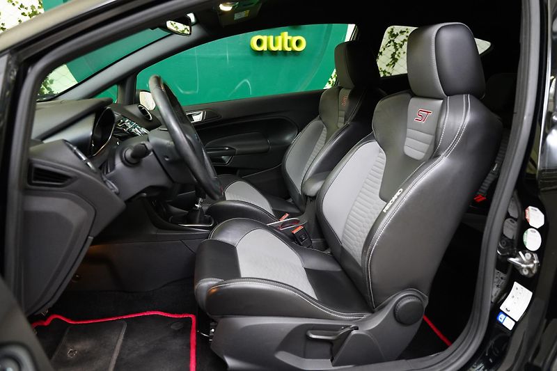 Ford Fiesta - fotka 11 z 22