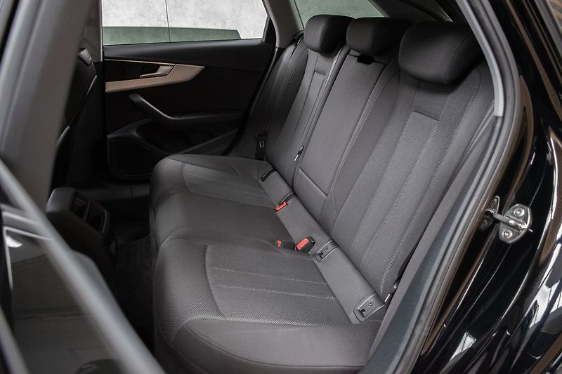 Audi A4 2.0 TDI 120kW ACC*VIRTUAL*DPH - fotka 11 z 39