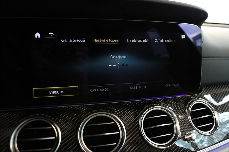 Mercedes-Benz Třídy E 53 AMG 4MATIC+ ACC/Pano/Masáže - fotka 26 z 39