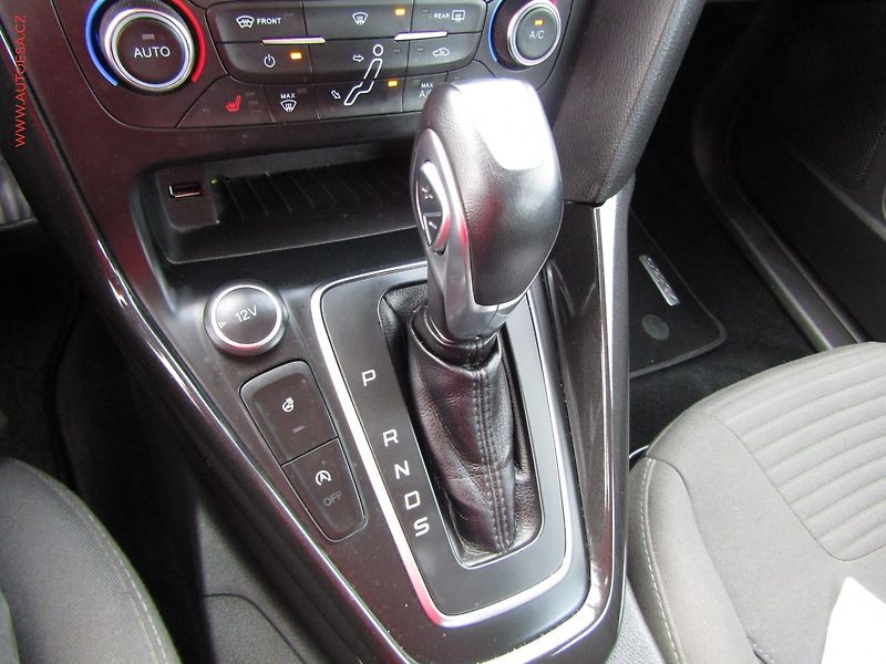 Ford Focus (2015) 1.5 EB, AT, bixen, autoAC - fotka 17 z 18