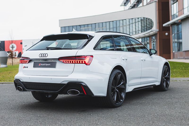 Audi RS 6 441 kW quattro V8 TFSI - fotka 2 z 5