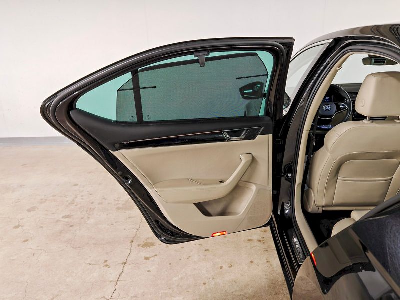 Škoda Superb (2022) 2.0 TDI 147 kW DSG 4x4 L&K - fotka 24 z 31