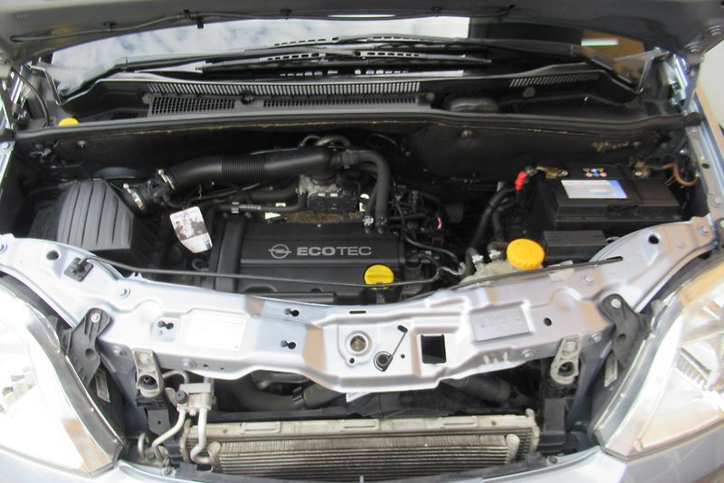 Opel Meriva 1.4i KLIMA - fotka 18 z 19