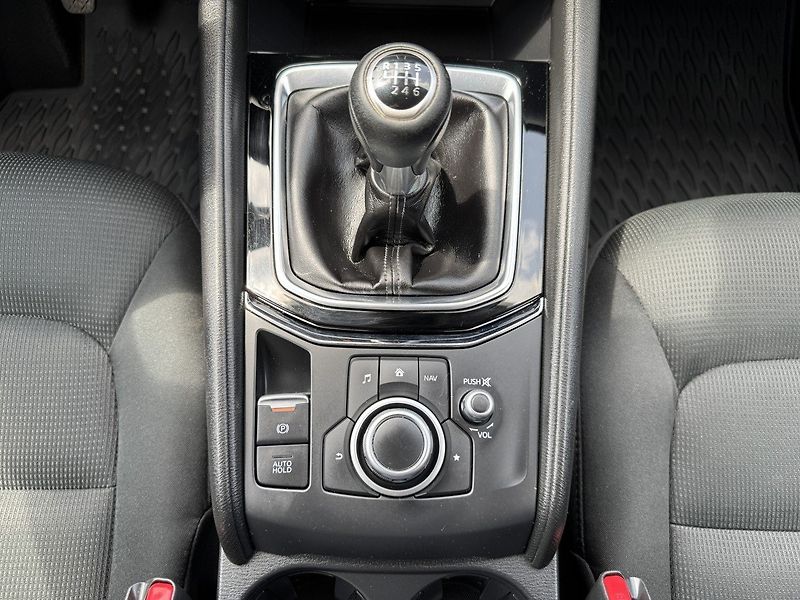 Mazda CX-5 (2017) 2.0 G-165 LED Navi Kamera Blis - fotka 10 z 48