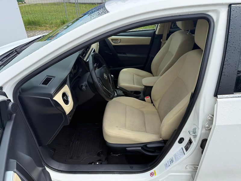 Toyota Corolla 1.6 VVT-i Active Trend - fotka 11 z 26