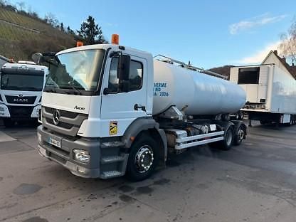 Mercedes-Benz Axor (2013) 2533 6x2 cisterna na vodu  - fotka 1 z 27