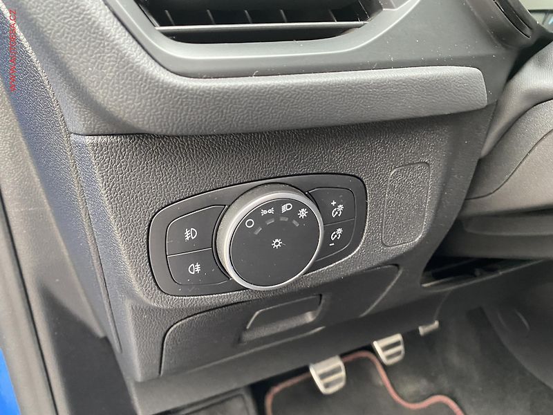 Ford Focus (2019) 1.0 EB, ST-Line, LED, navi - fotka 15 z 19
