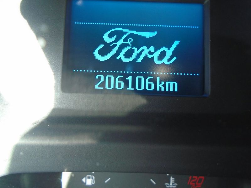 Ford Transit Custom (2015) 2.2 TDCi 9 míst BUS - fotka 23 z 23