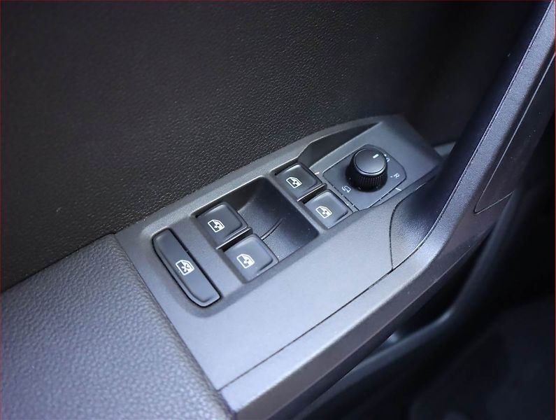 Seat Arona (2019) 1.0 TSI, Serv.kniha, Navi - fotka 17 z 19