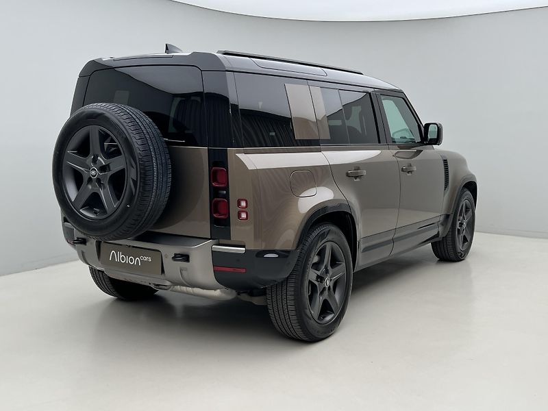 Land Rover Defender 110 D300 AWD X-DYNAMIC SE AUT - fotka 12 z 45