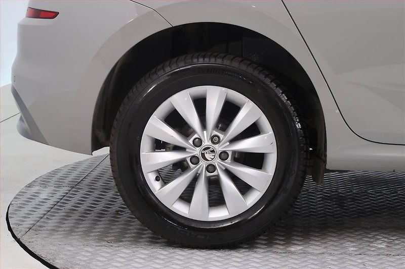 Škoda Kamiq (2020) Style 1.0 TSI, ČR,1.maj - fotka 14 z 18