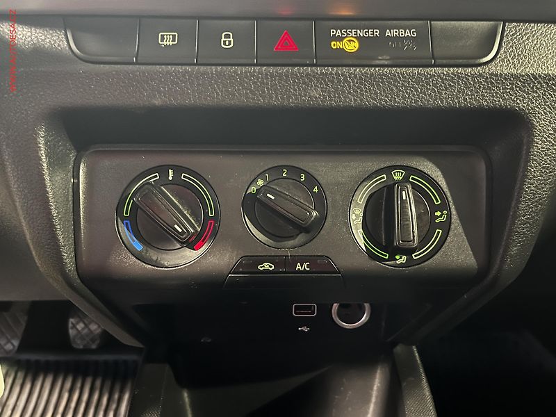 Škoda Fabia (2019) 1.0 TSi, ČR, Ambition - fotka 13 z 13