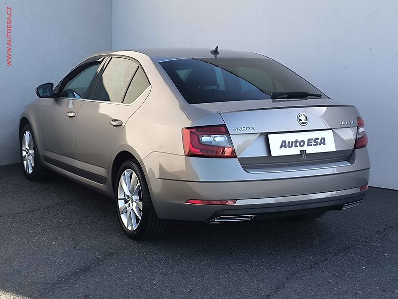 Škoda Octavia (2018) 1.4TSi, ČR, DSG, navi, LED - fotka 6 z 22
