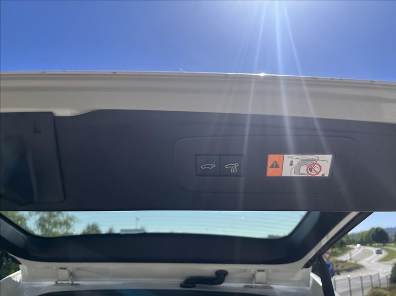 Toyota Land Cruiser 250 2,4i T 8AT Allrounder SE 7 - fotka 14 z 36
