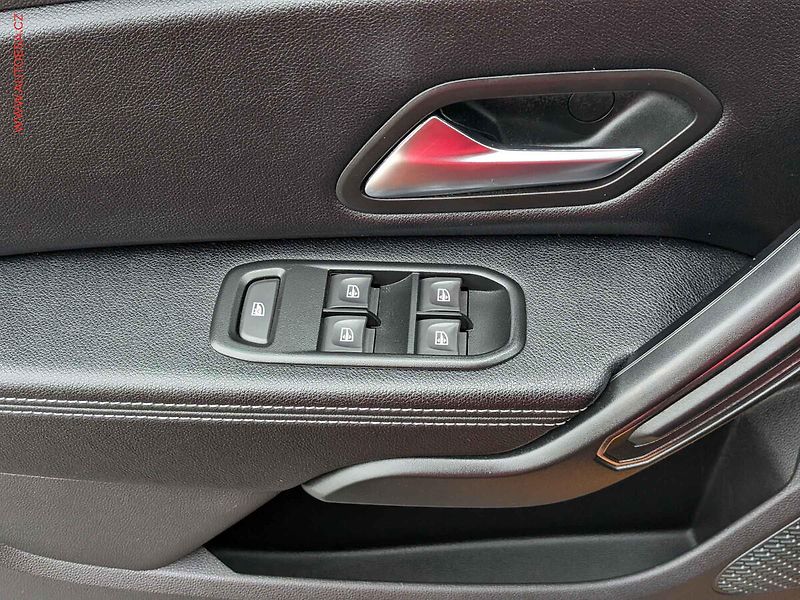 Dacia Duster (2019) 1.6i, 2.maj,ČR, AC, výhřev - fotka 12 z 16