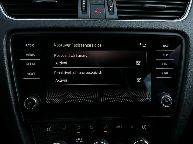 Škoda Octavia 1.4TSI 110kW DSG Kůže DPH - fotka 16 z 23