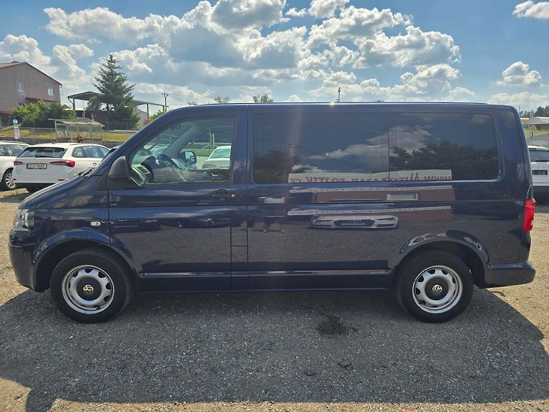 Volkswagen Multivan (2014) 2.0 TDi 103KW DSG pravidelný s - fotka 4 z 21