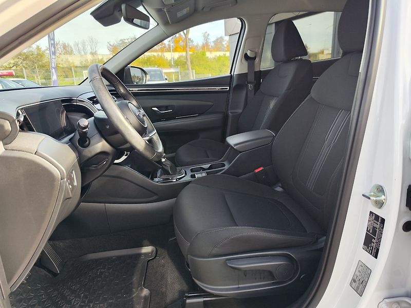 Hyundai Tucson 1.6 CRDI/100kW Smart MHEV - fotka 13 z 31