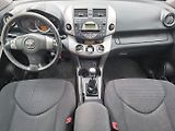 Toyota RAV4 (2007) 2.2 D-CAT 130kW 4X4 -TAŽ.ZAŘ. - náhled 10