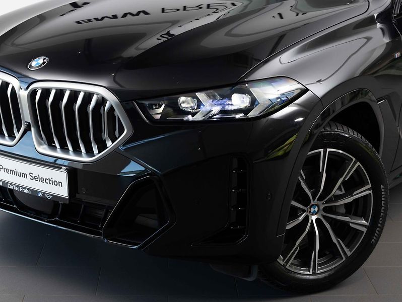 BMW X6 xDrive40i - fotka 7 z 24