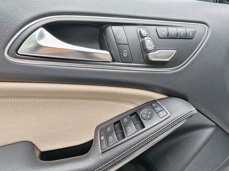 Mercedes-Benz Třídy A A220cdi 4Matic, CZ, 1.maj - fotka 23 z 31