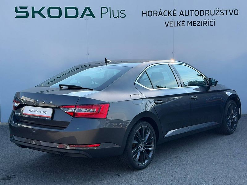 Škoda Superb Style 1,5 TSI 110 kW 6° MP - fotka 2 z 32