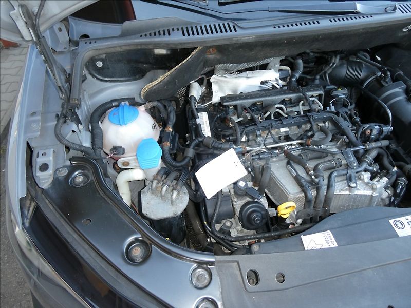 Volkswagen Caddy 2,0 TDi Basis,po rozvodech,TOP - fotka 28 z 56
