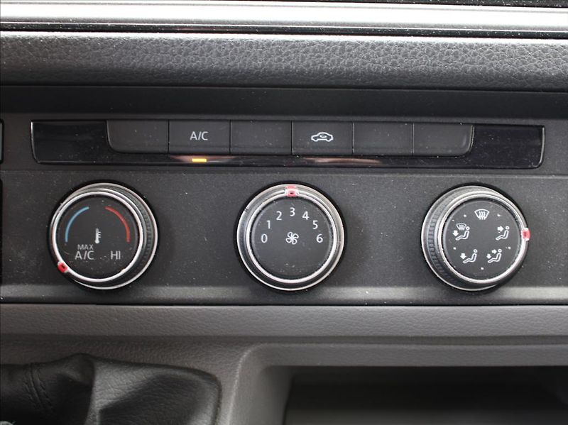Volkswagen Crafter 2,0 TDi XDR Tažné Zár. 94tkm. - fotka 17 z 21
