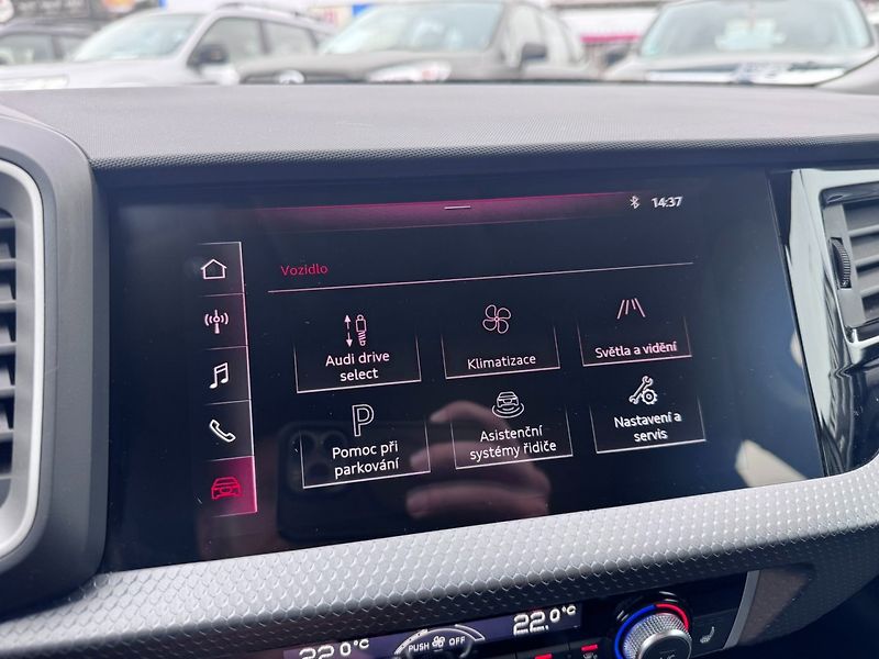 Audi A1 (2019) 2,0 TFSI 147 KW S-LINE DPH - fotka 32 z 50