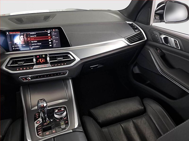 BMW X5 (2021) xDrive30d - fotka 8 z 31