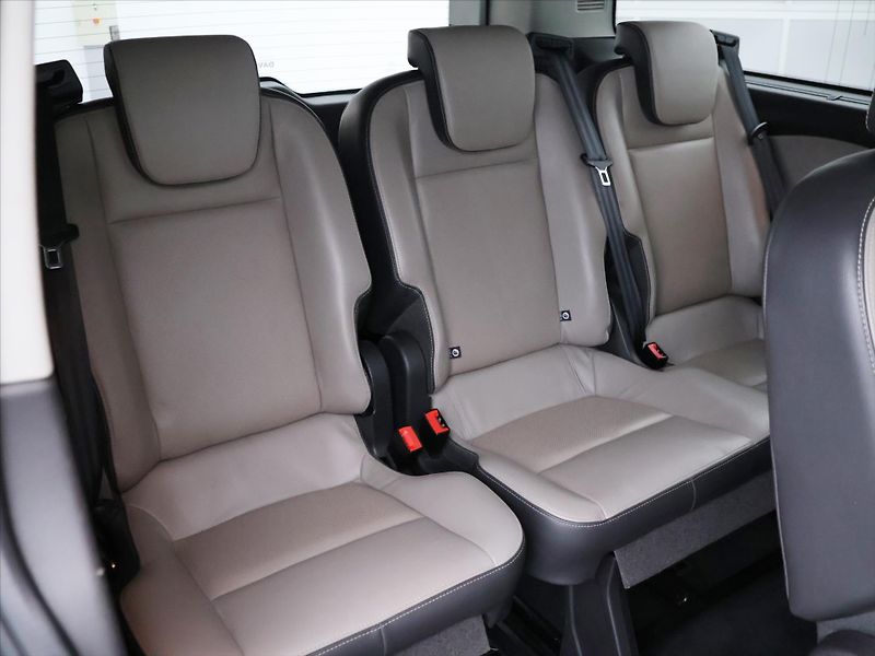 Ford Tourneo Custom 2,0 TDCI 125kW Titanium CZ DPH - fotka 13 z 32